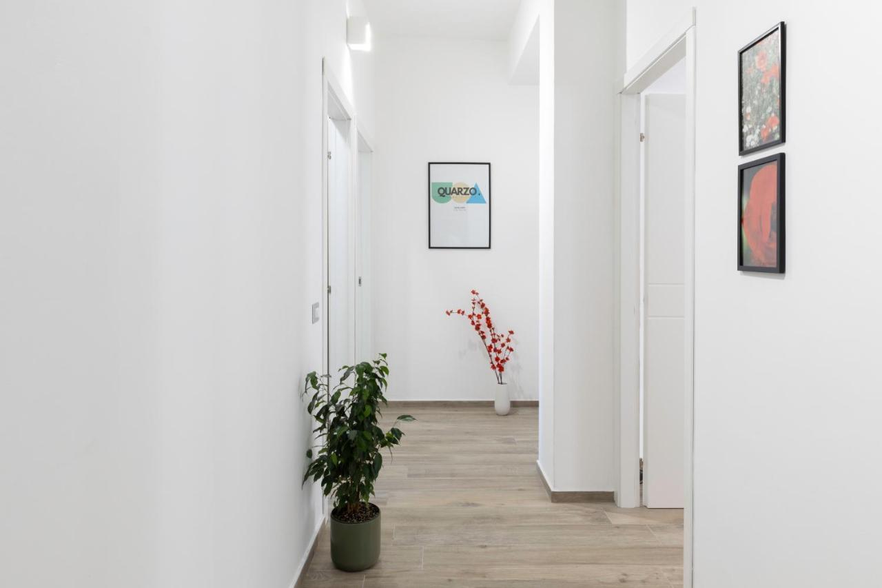 Quarzo. Modern Rooms 卡利亚里 外观 照片