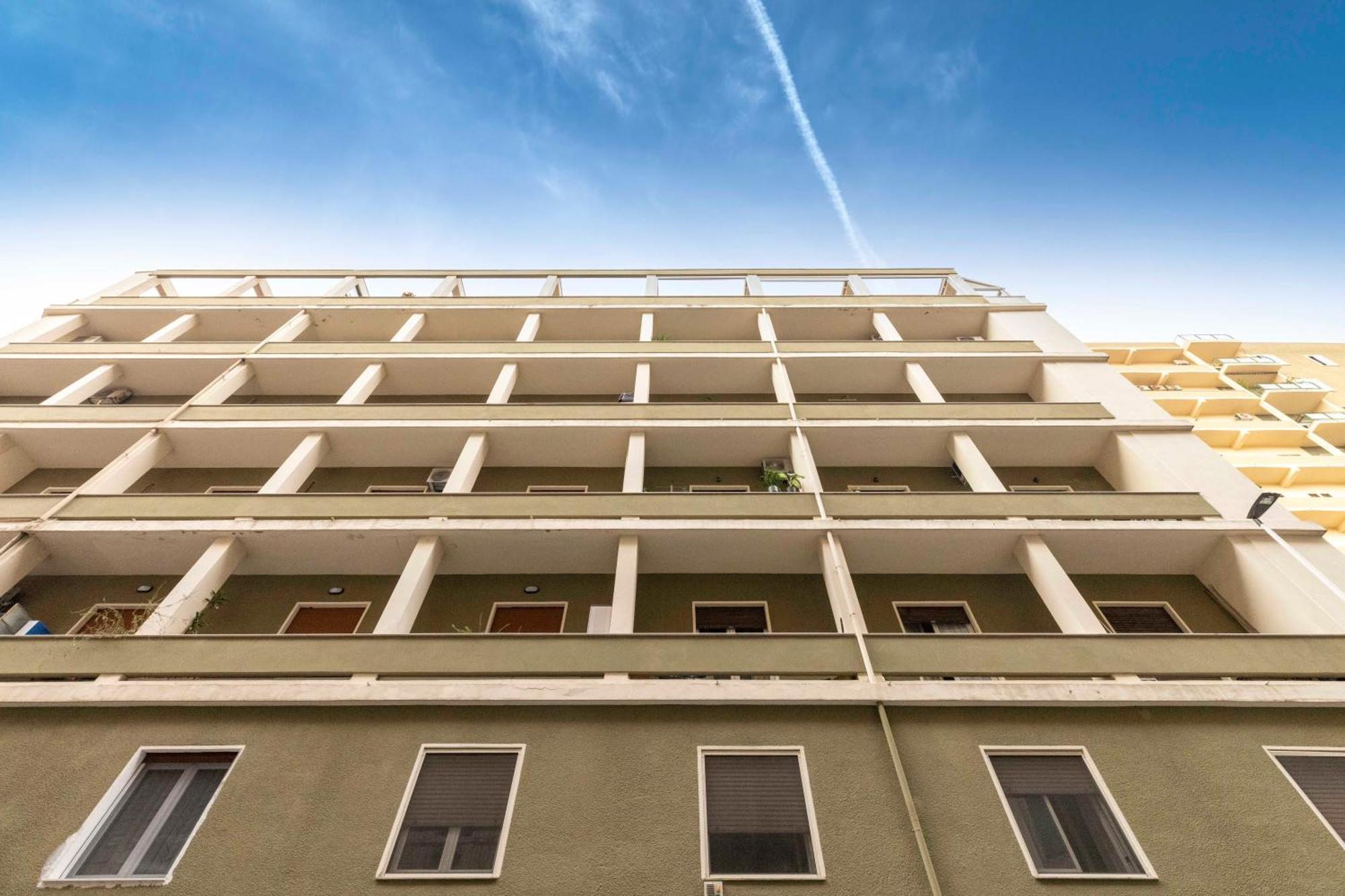 Quarzo. Modern Rooms 卡利亚里 外观 照片